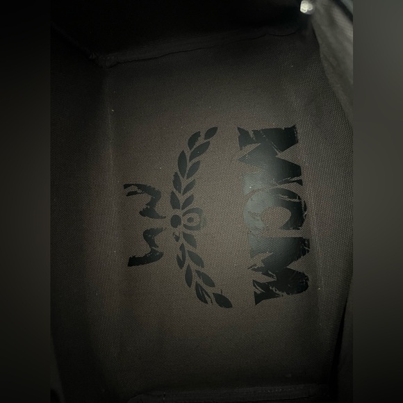 EUC mcm boston stark - Picture 10 of 15